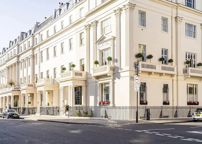 3 Bedroom Apartment With Private Terrace In Pimlico, Westminster, Victoria